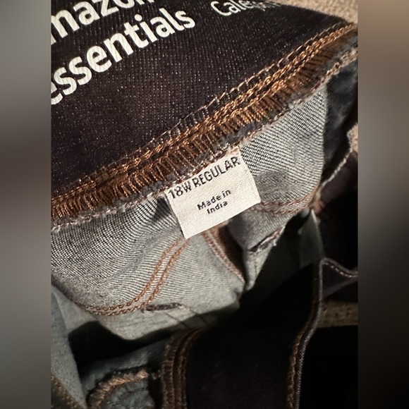 AMAZON ESSENTIALS Plus Size 18W Dark Jegging Jeans NWT - Picture 6 of 12